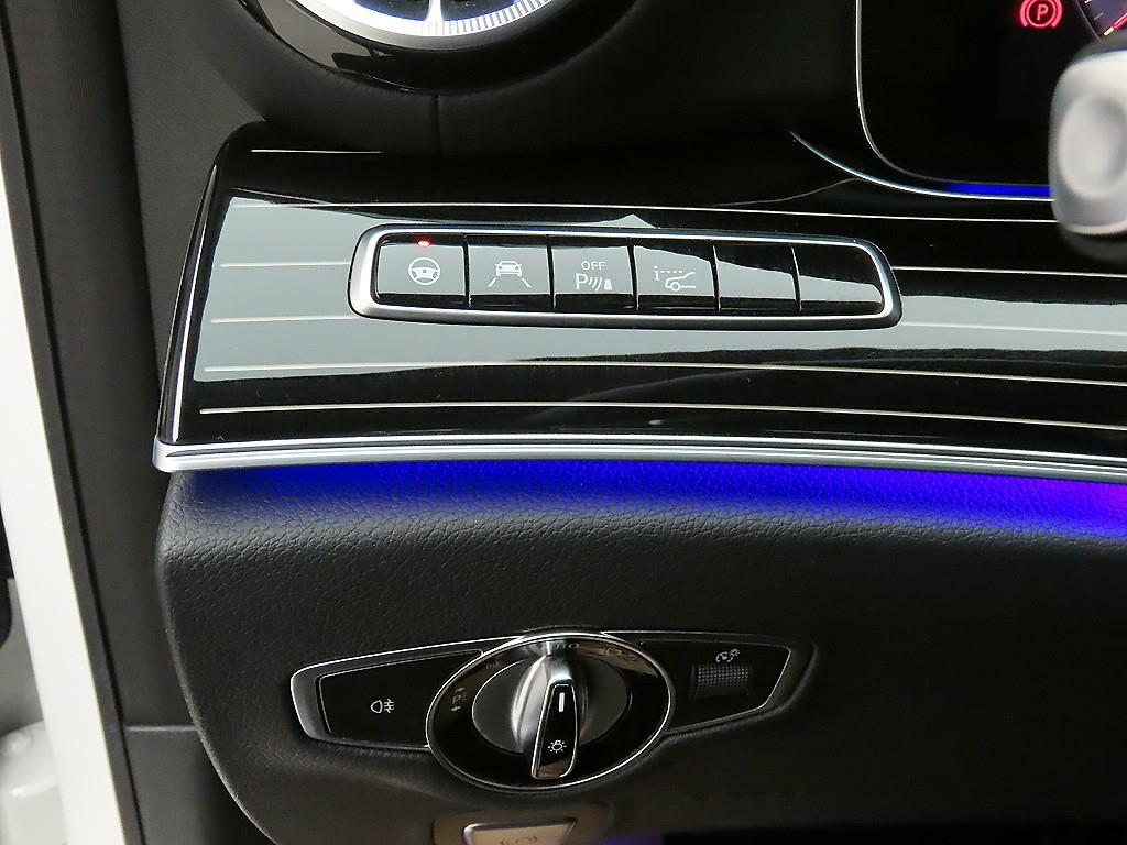 Mercedes Benz CLS Class - Vista 12