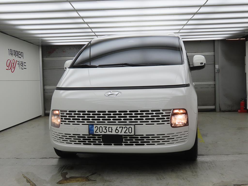 HYUNDAI Staria - Vista 2