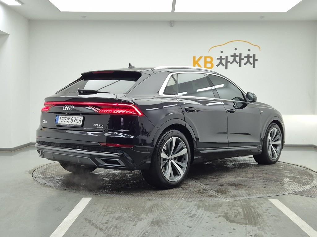 Audi Q8 - Vista 4