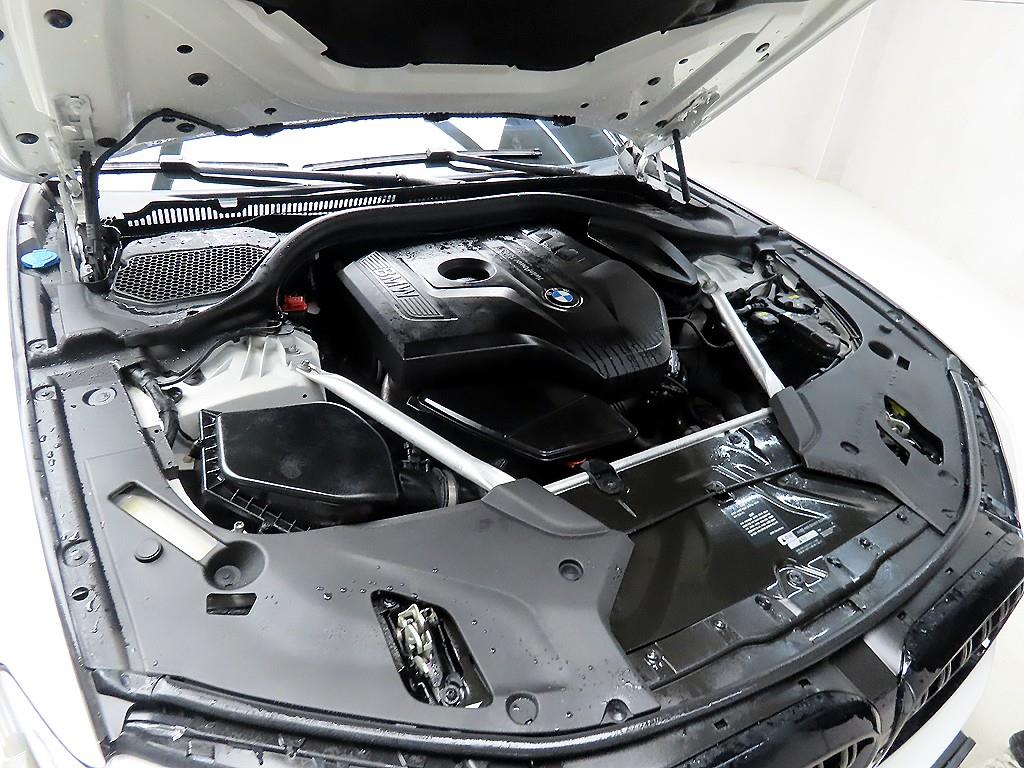 BMW 5 Series 2019 the color of pearl - Importación desde Corea - HF Imports Iquique - Foto 19