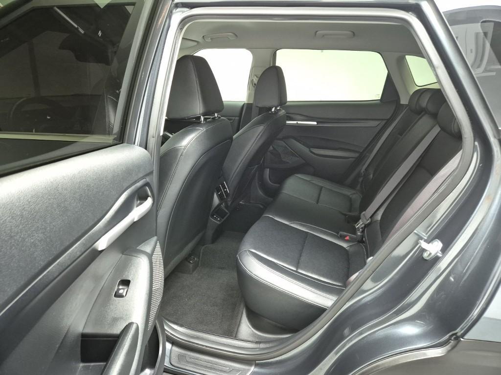 KIA Seltos - Vista 8