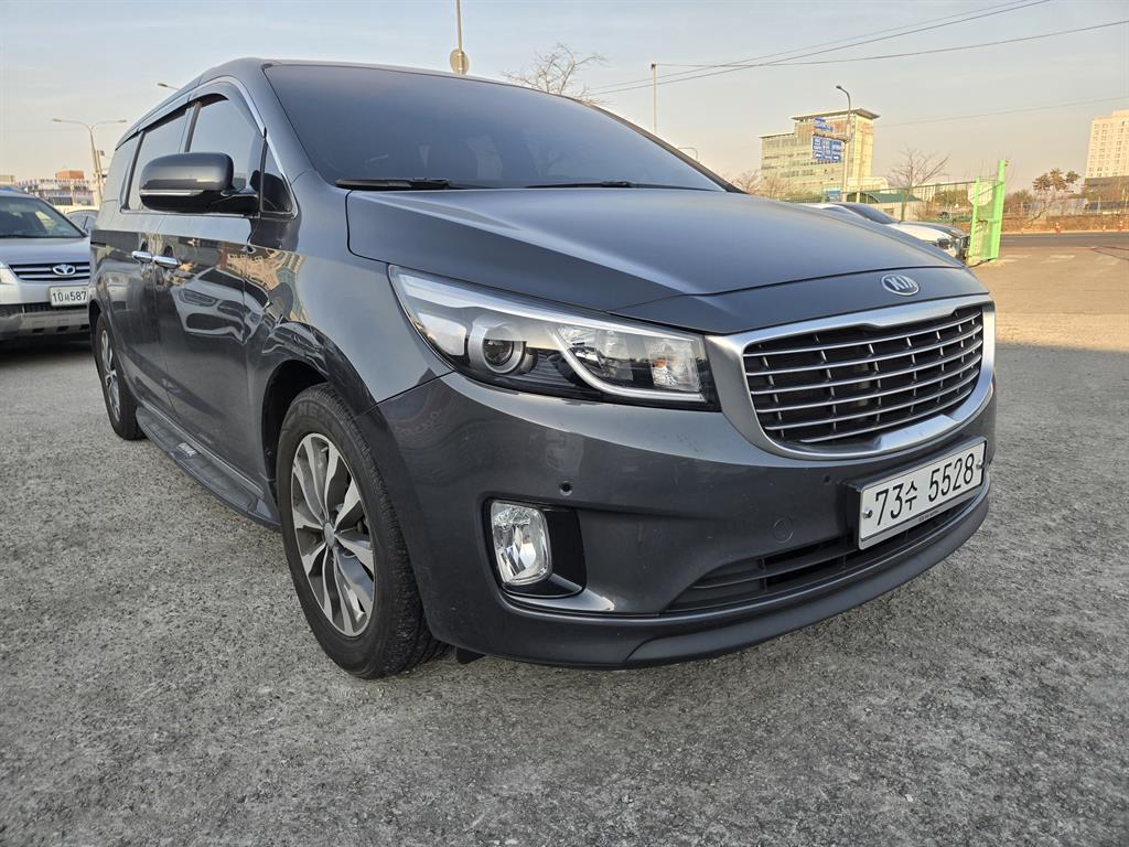 KIA Carnival - Vista 2