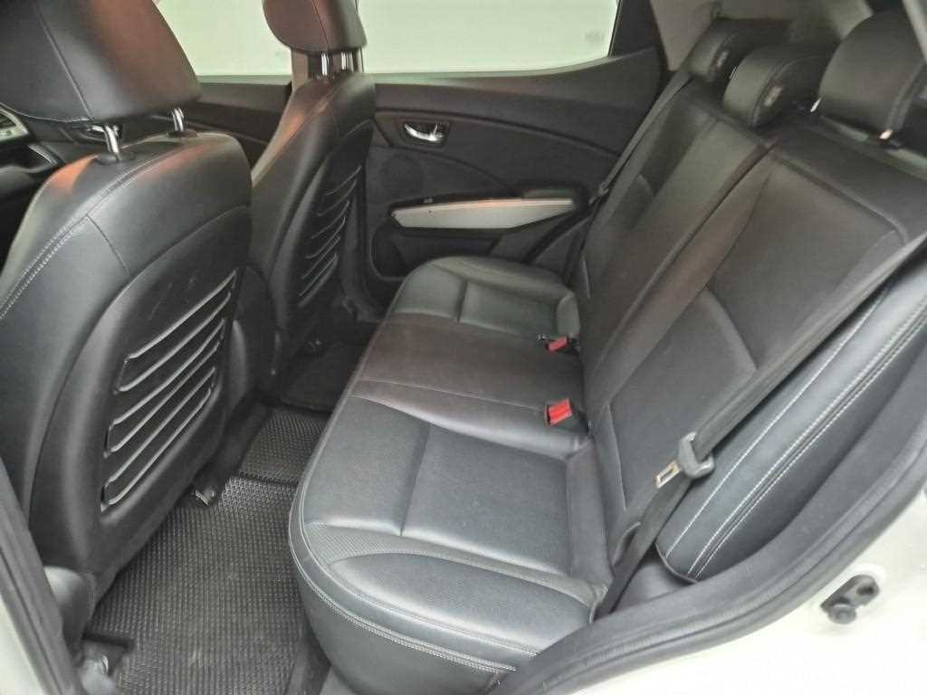 Ssangyong Tivoli - Vista 12