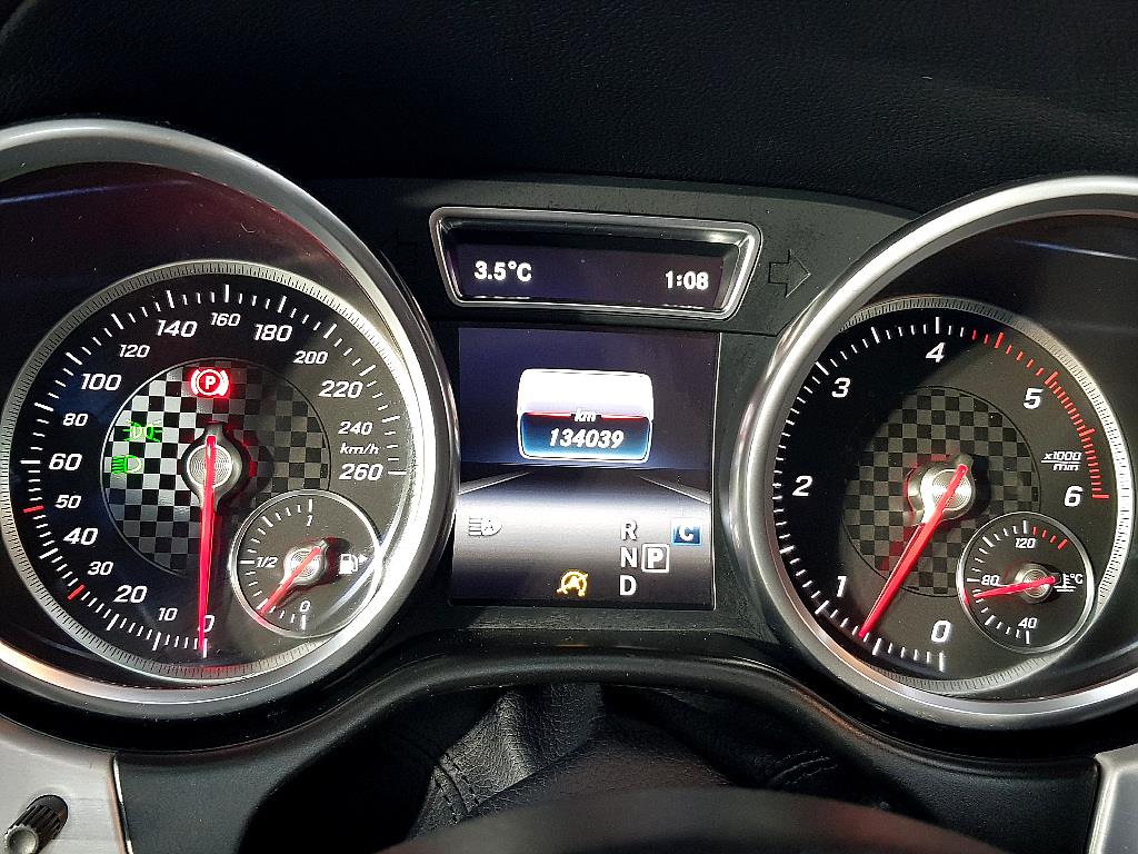 Mercedes Benz GLE Class - Vista 7