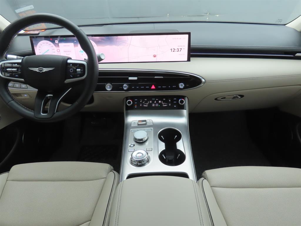 Genesis GV70 - Vista 11