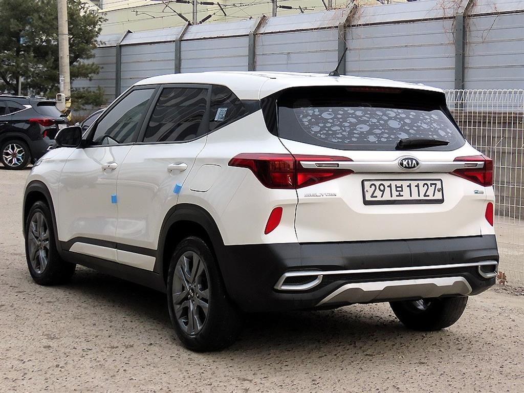 KIA Seltos - Vista 3