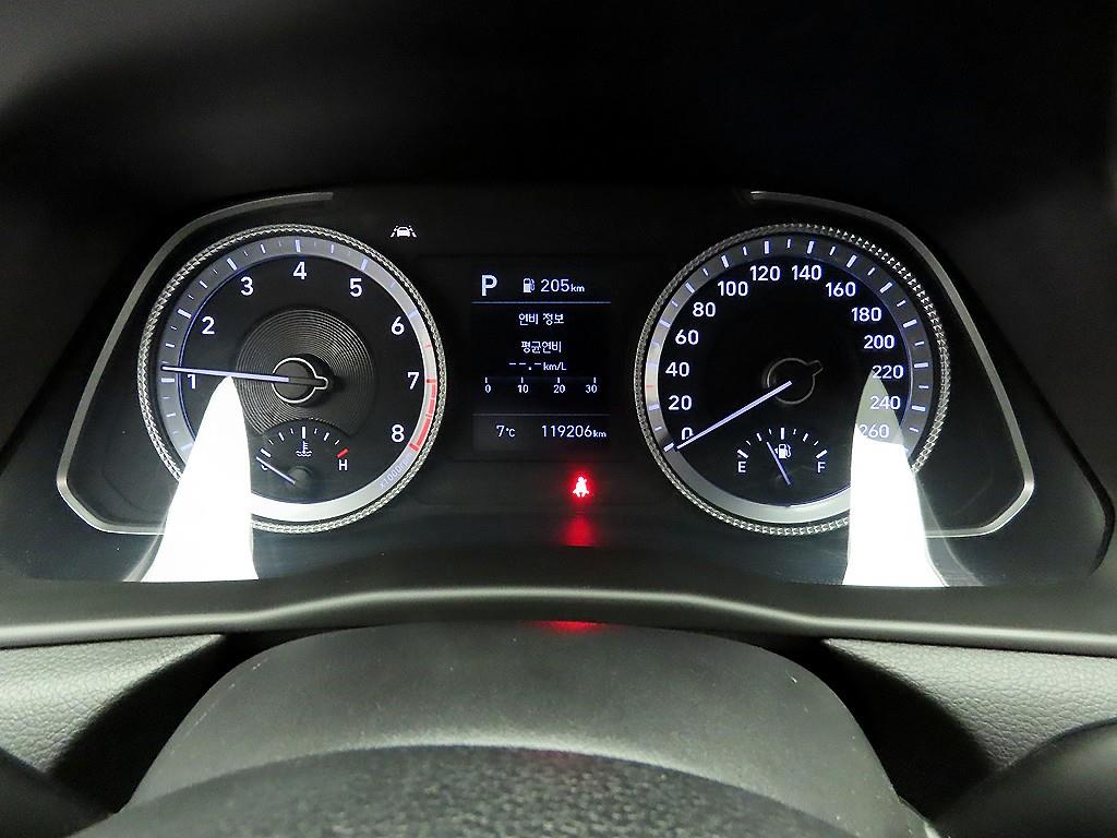 HYUNDAI Sonata - Vista 6