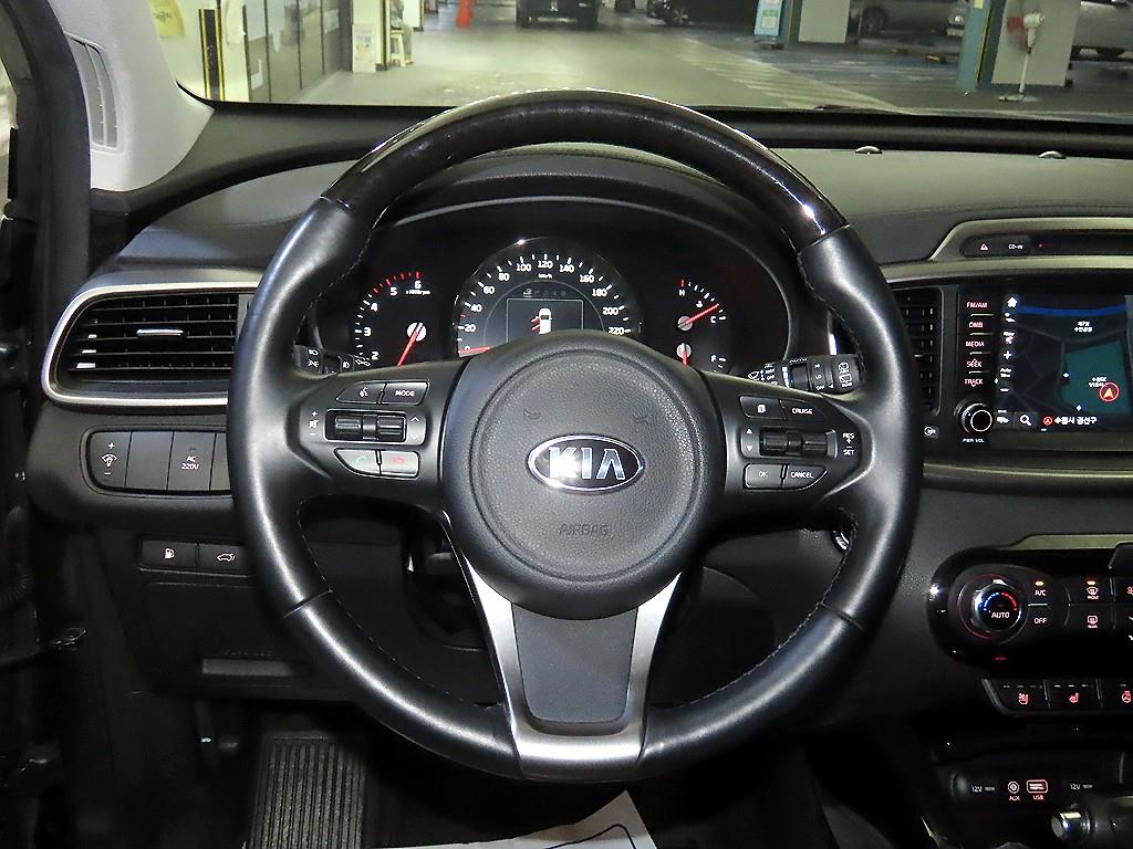 KIA Sorento - Vista 8