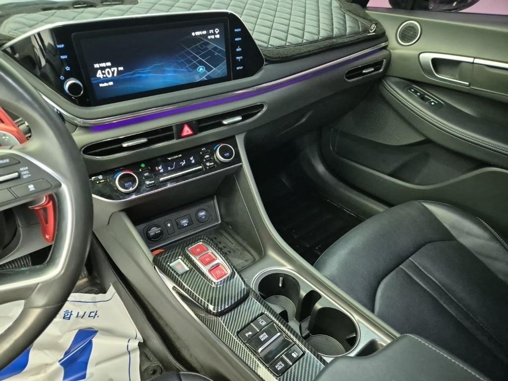 HYUNDAI Sonata - Vista 10