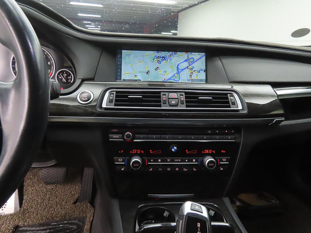 BMW 7 Series - Vista 9