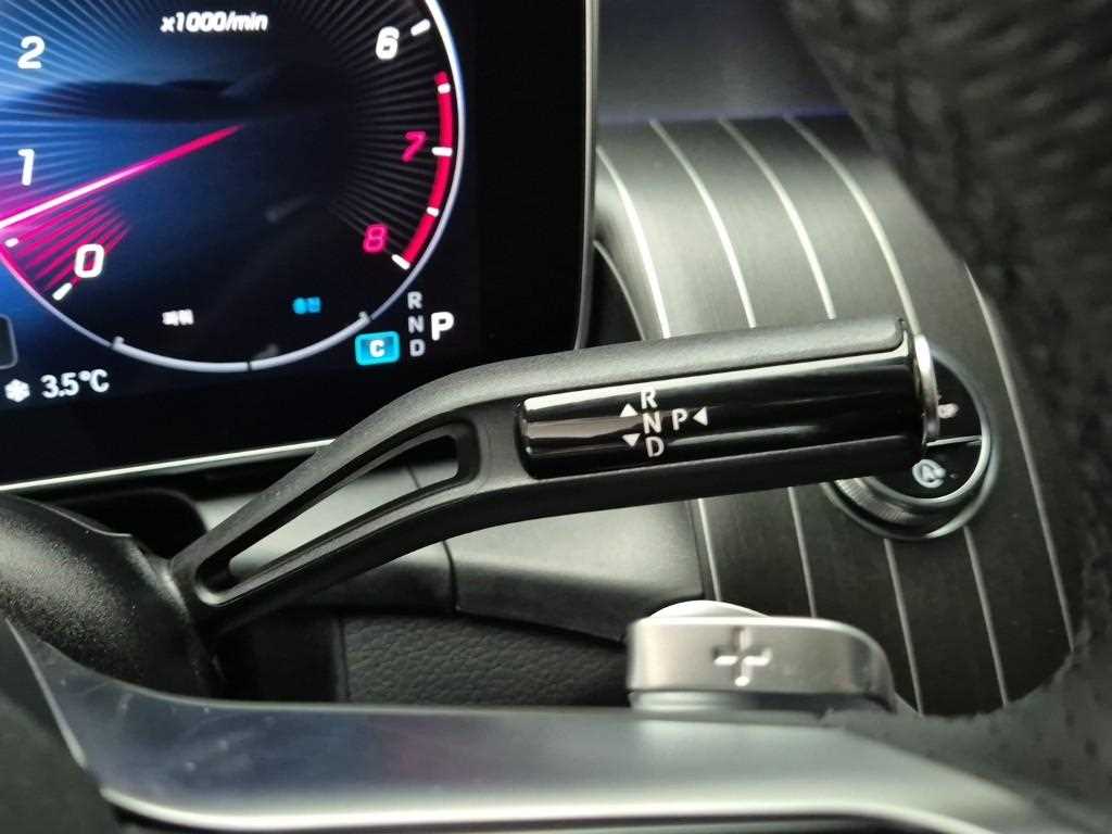 Mercedes Benz GLC Class - Vista 8