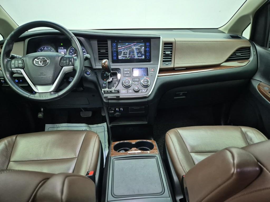 Toyota Siena - Vista 5