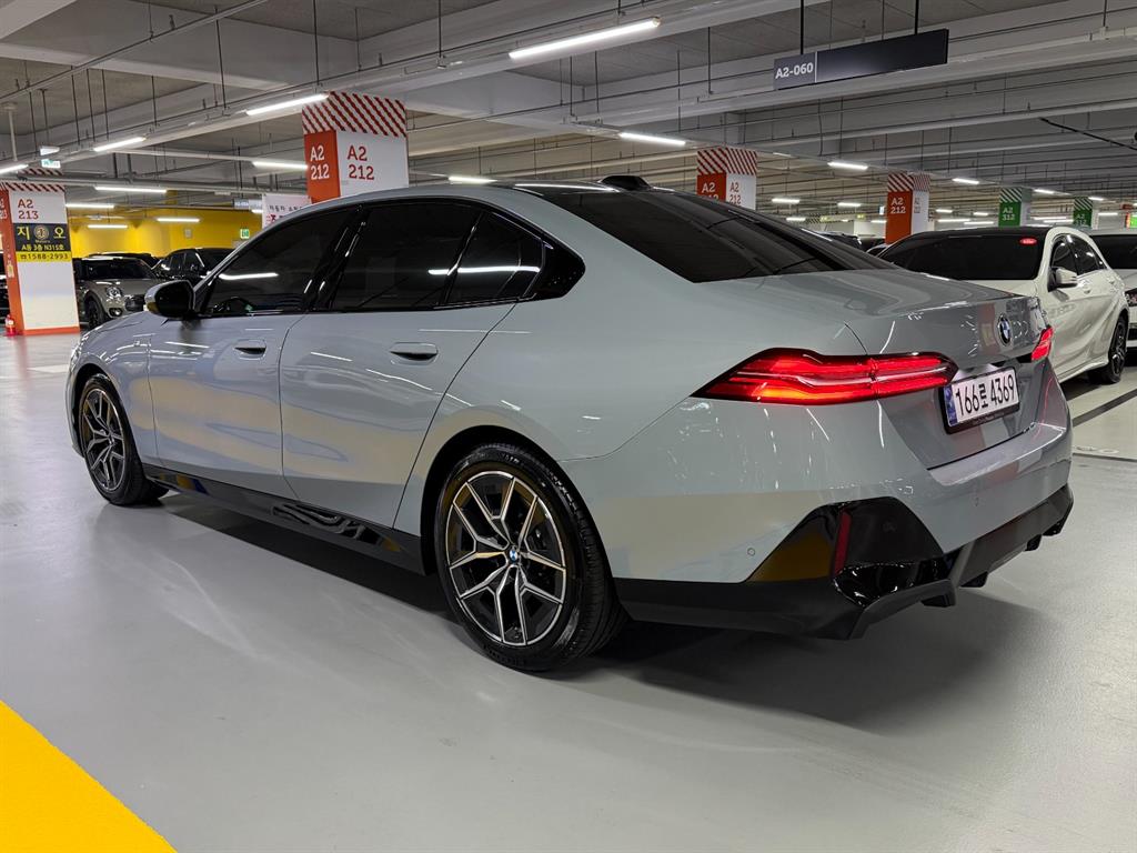 BMW 5 Series - Vista 4