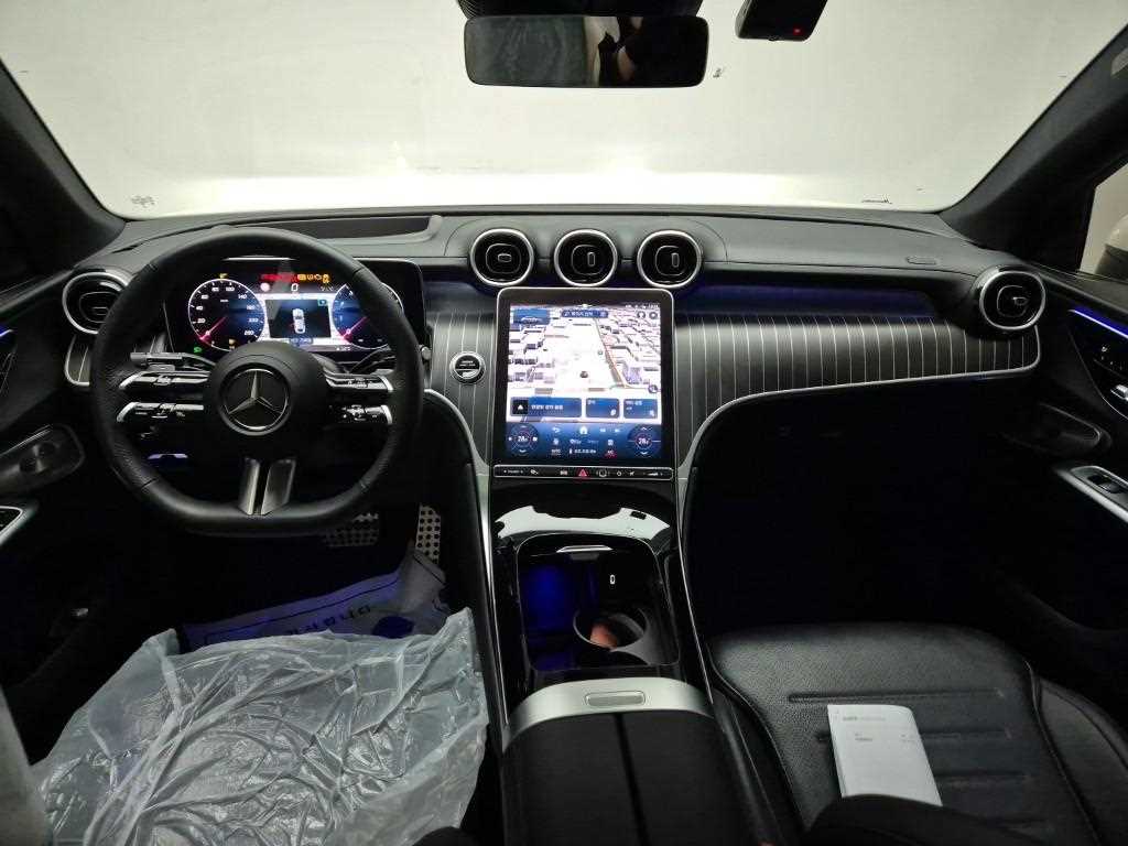 Mercedes Benz GLC Class - Vista 7