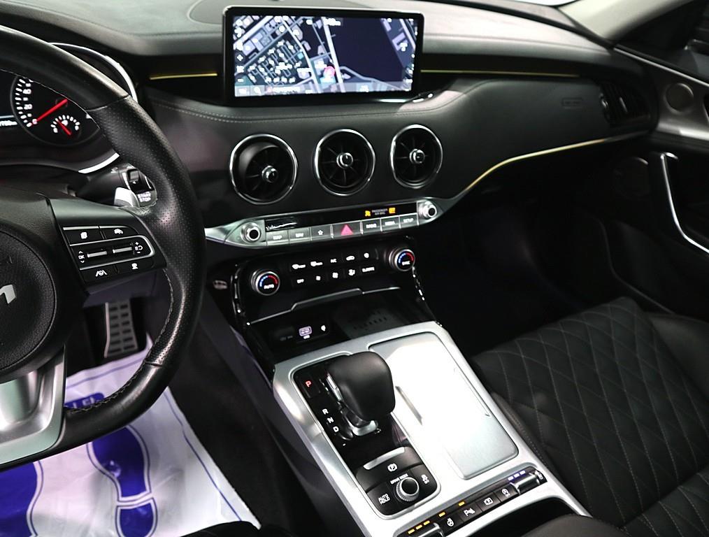 KIA Stinger - Vista 11