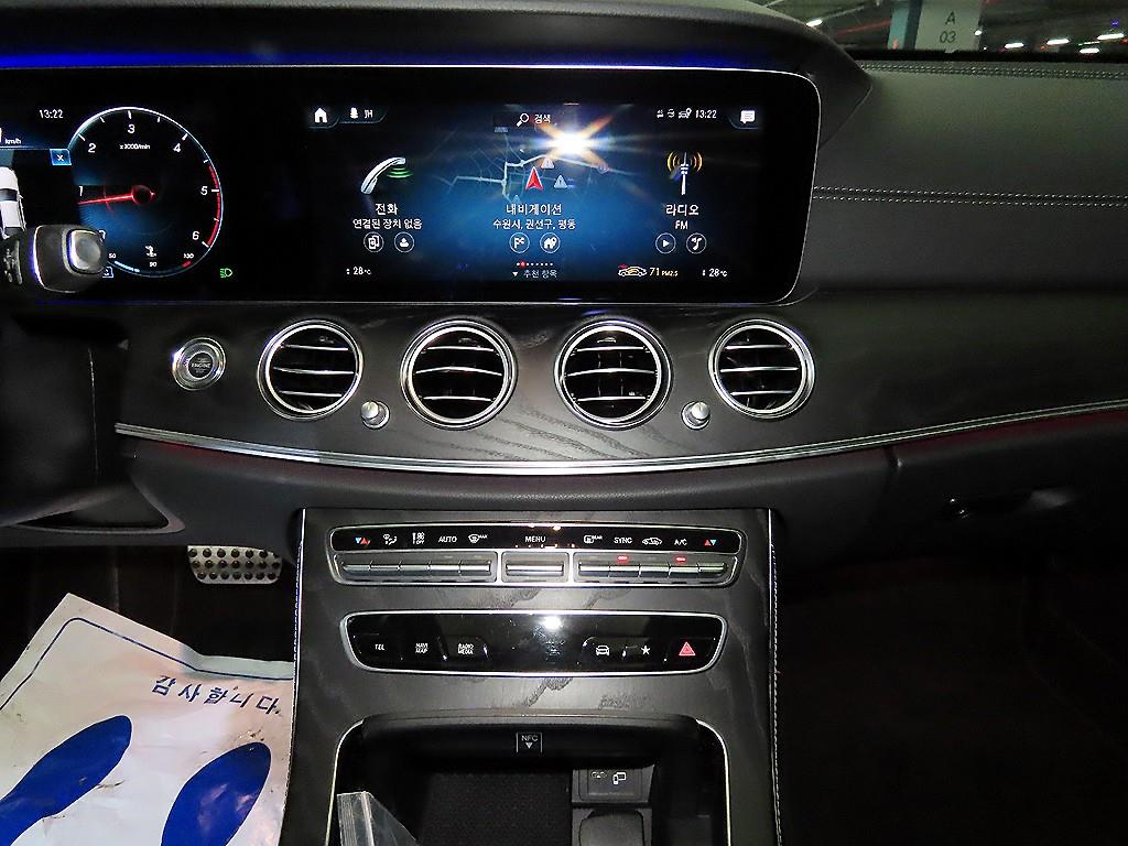 Mercedes Benz E class - Vista 11