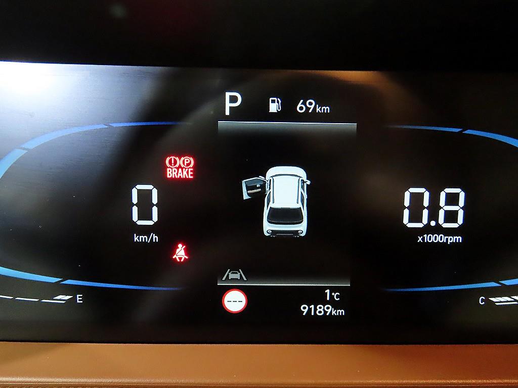 HYUNDAI Casper - Vista 9