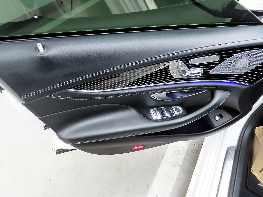 Mercedes Benz CLS Class - Vista 11