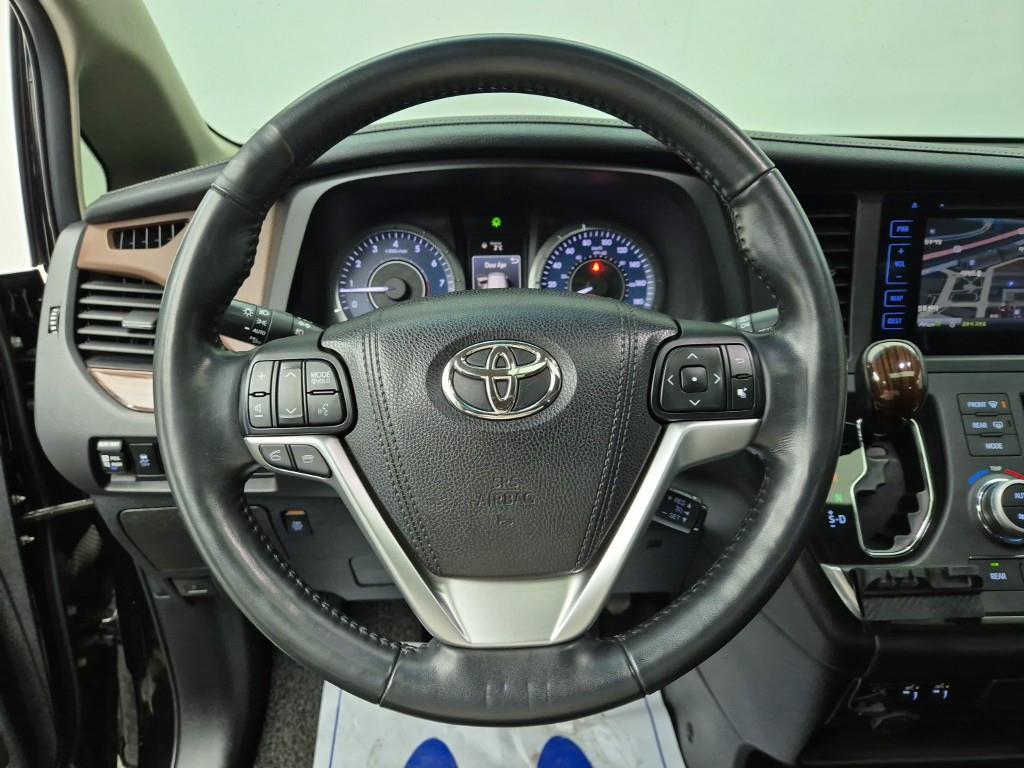 Toyota Siena - Vista 9