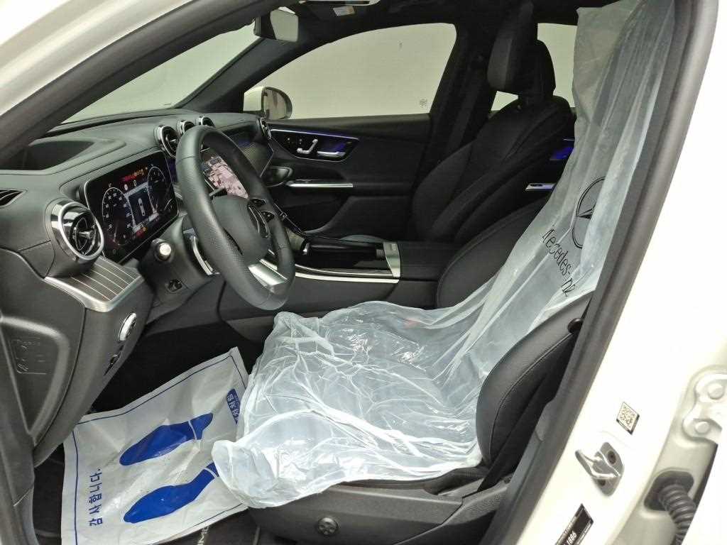 Mercedes Benz GLC Class - Vista 11