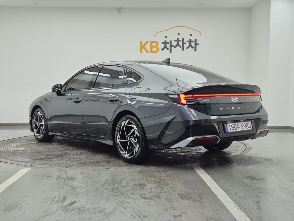 HYUNDAI Sonata - Vista 3