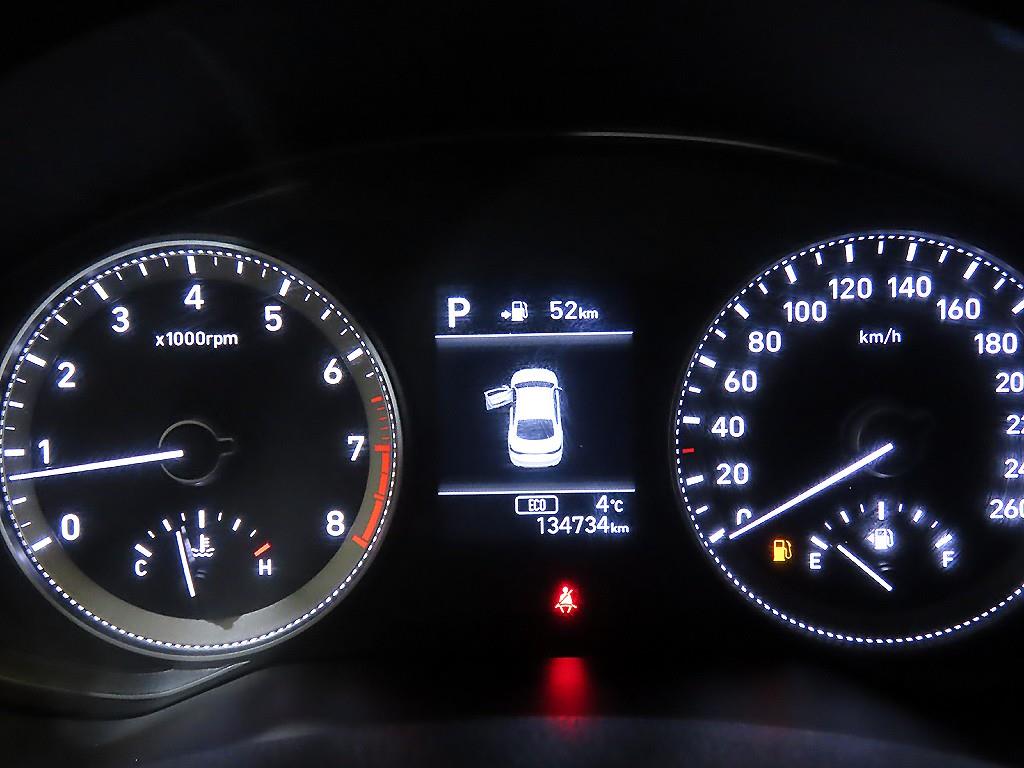 HYUNDAI Grandeur - Vista 9