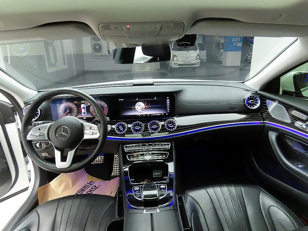 Mercedes Benz CLS Class - Vista 8