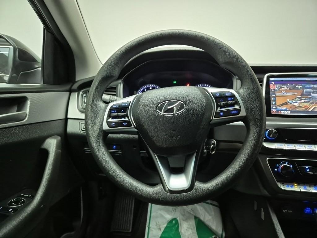 HYUNDAI Sonata - Vista 7