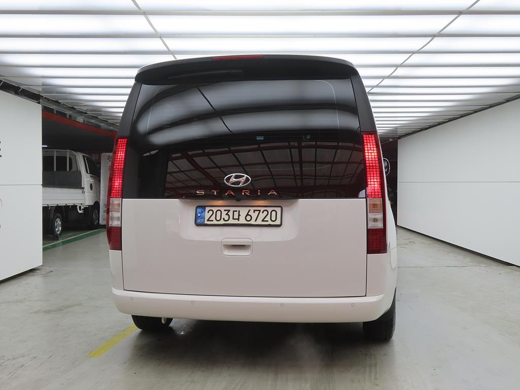 HYUNDAI Staria - Vista 3