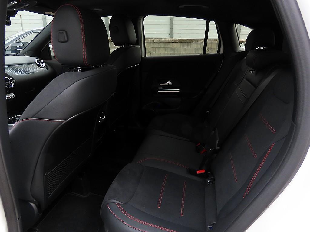 Mercedes Benz GLA Class - Vista 6