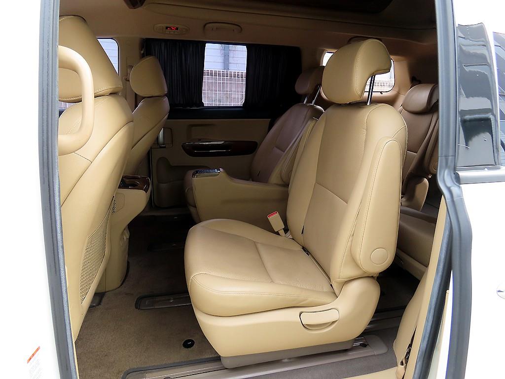 KIA Carnival - Vista 6