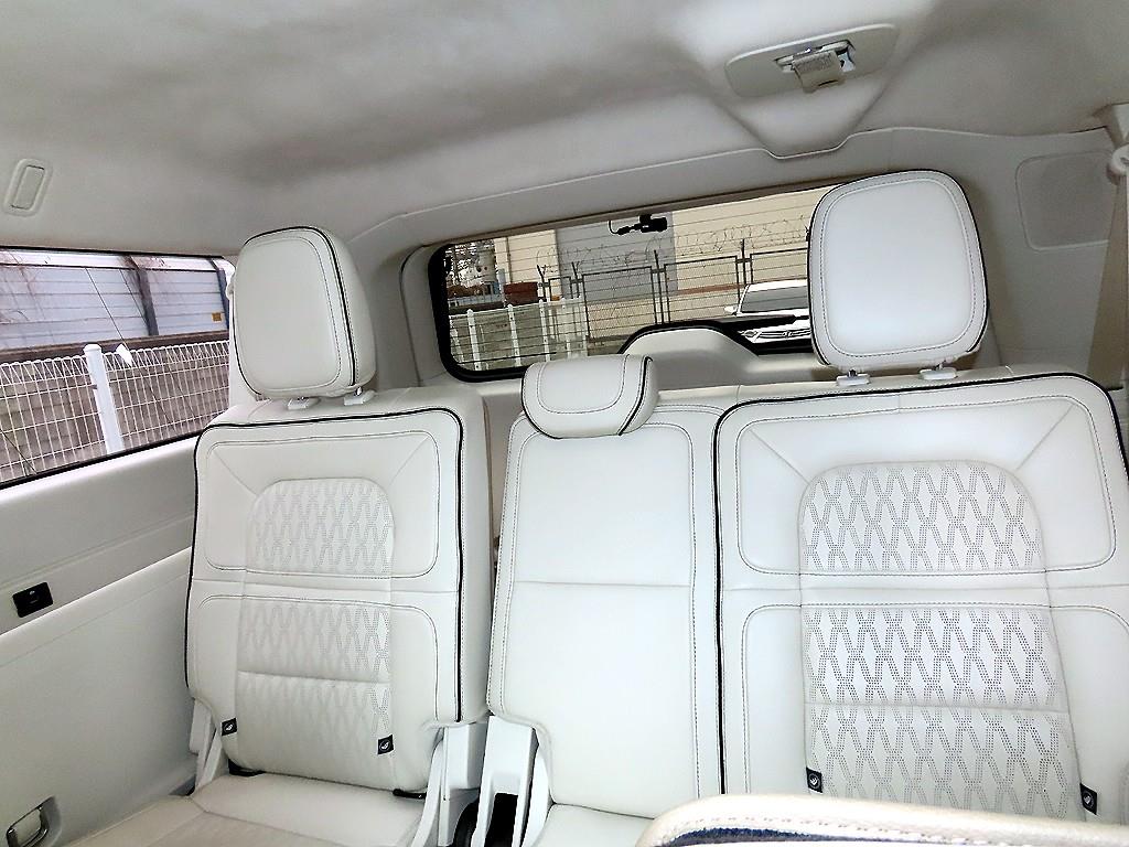 Lincoln Navigator - Vista 7