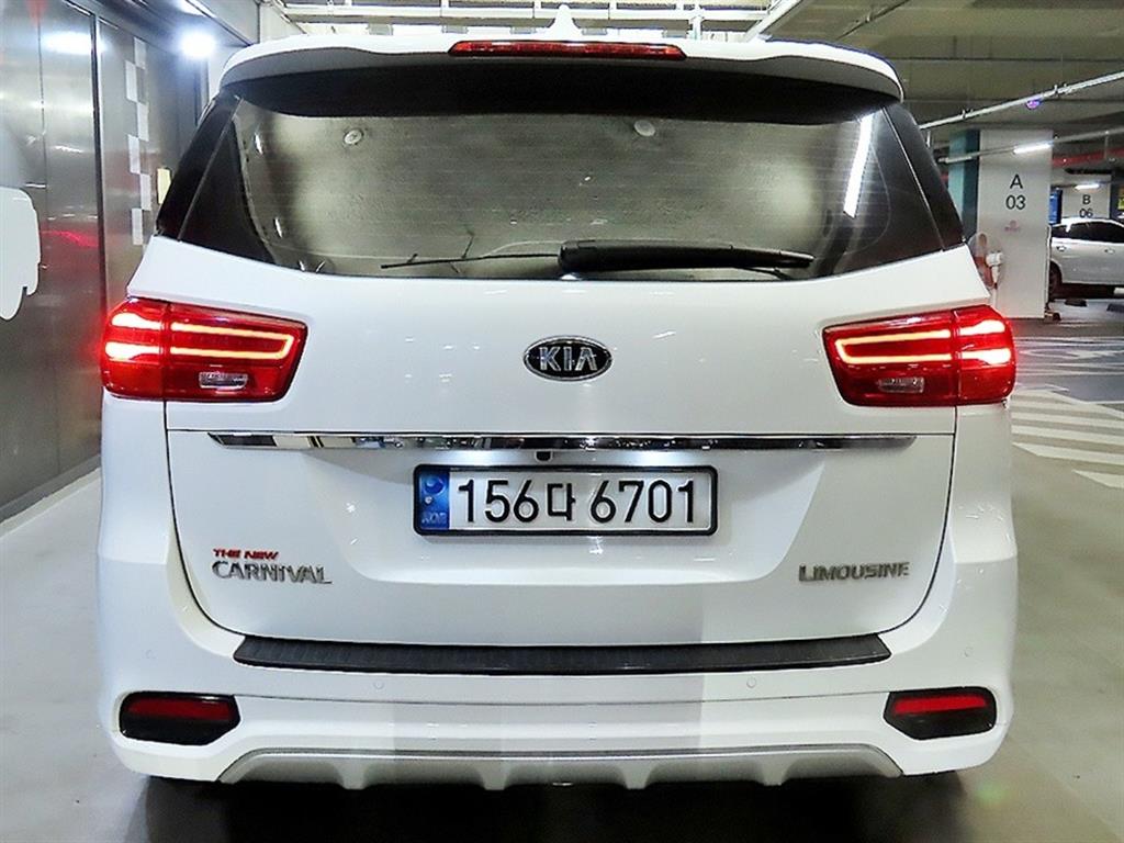 KIA Carnival - Vista 5