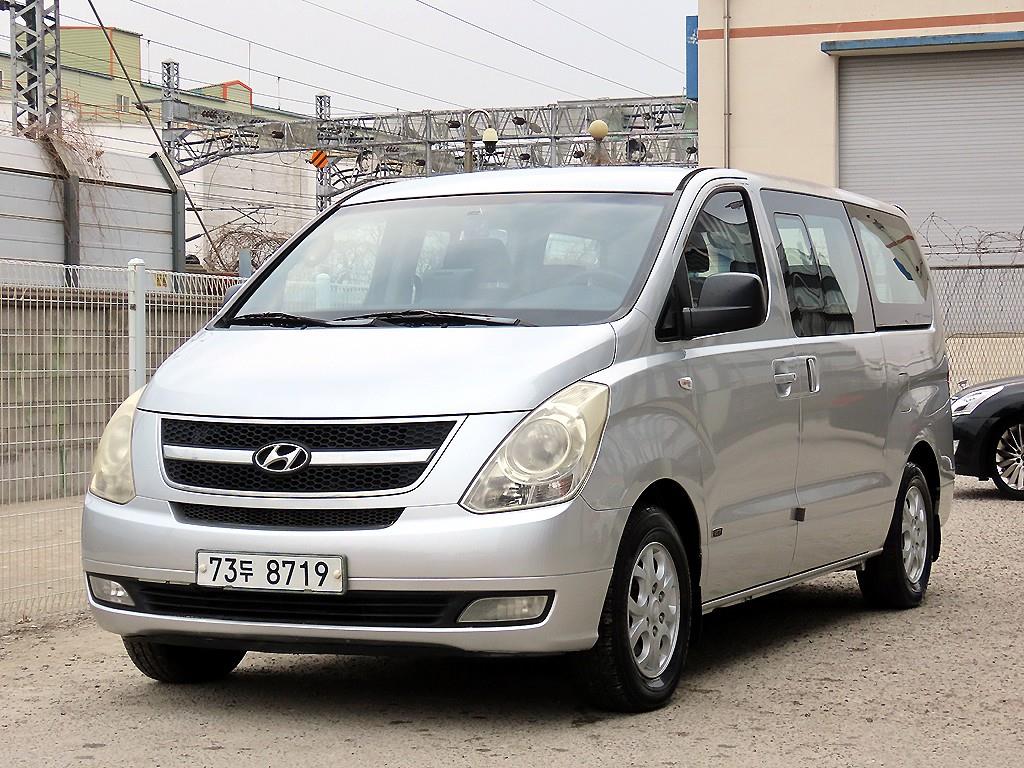HYUNDAI Starex - Vista 2