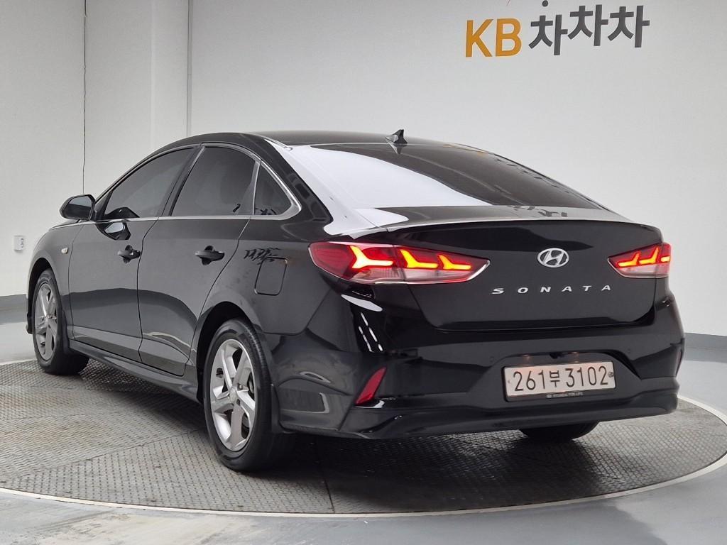 HYUNDAI Sonata - Vista 4