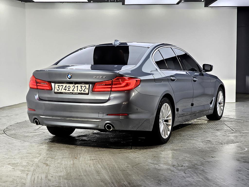 BMW 5 Series - Vista 4