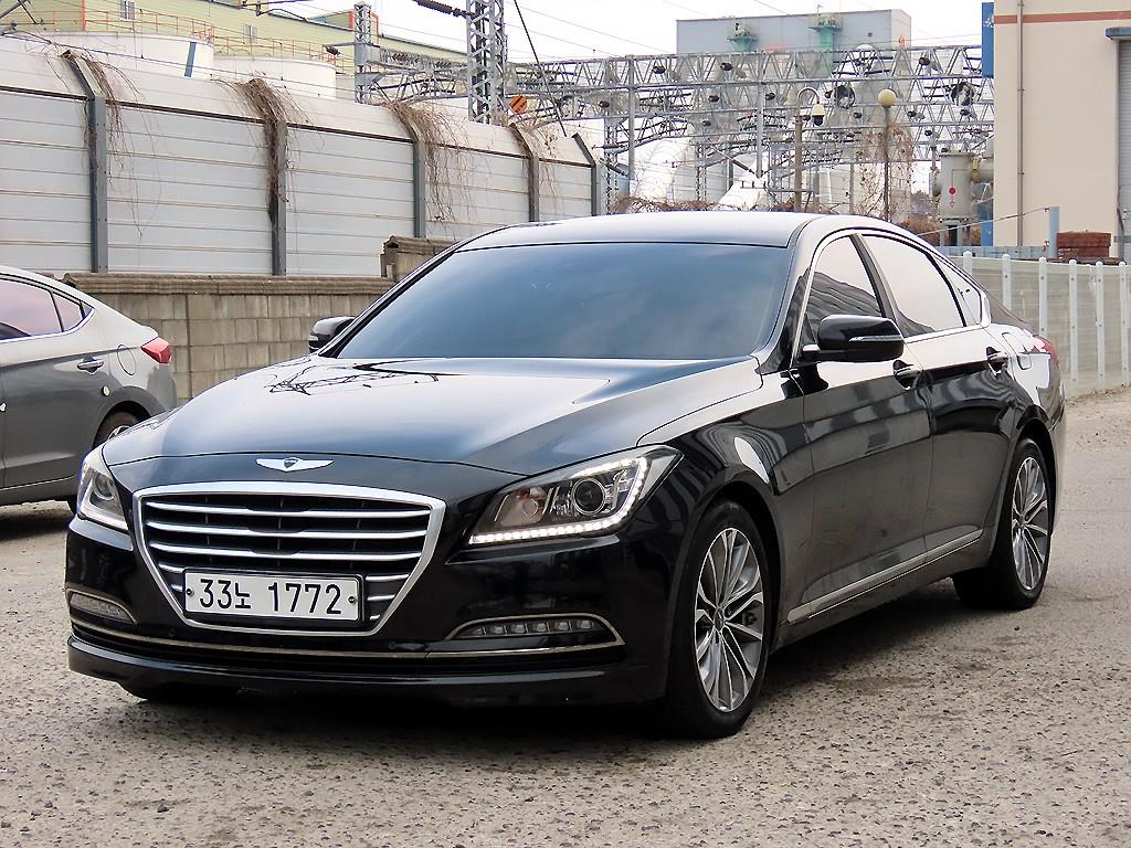 HYUNDAI Genesis - Vista 2