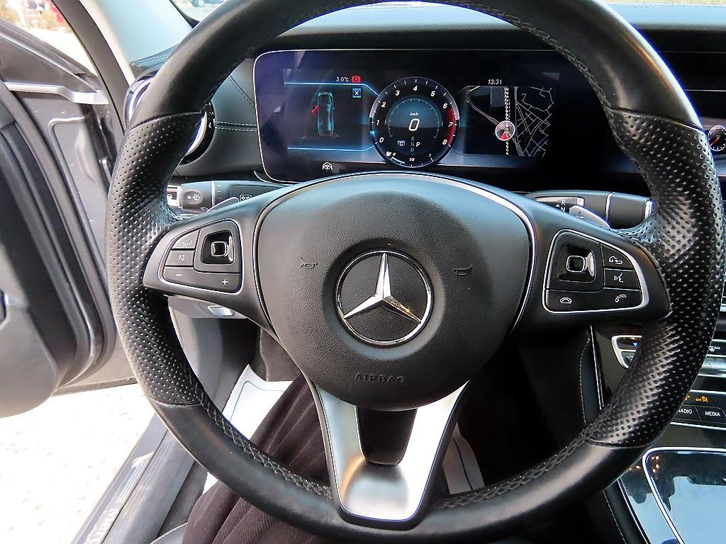 Mercedes Benz E class - Vista 8