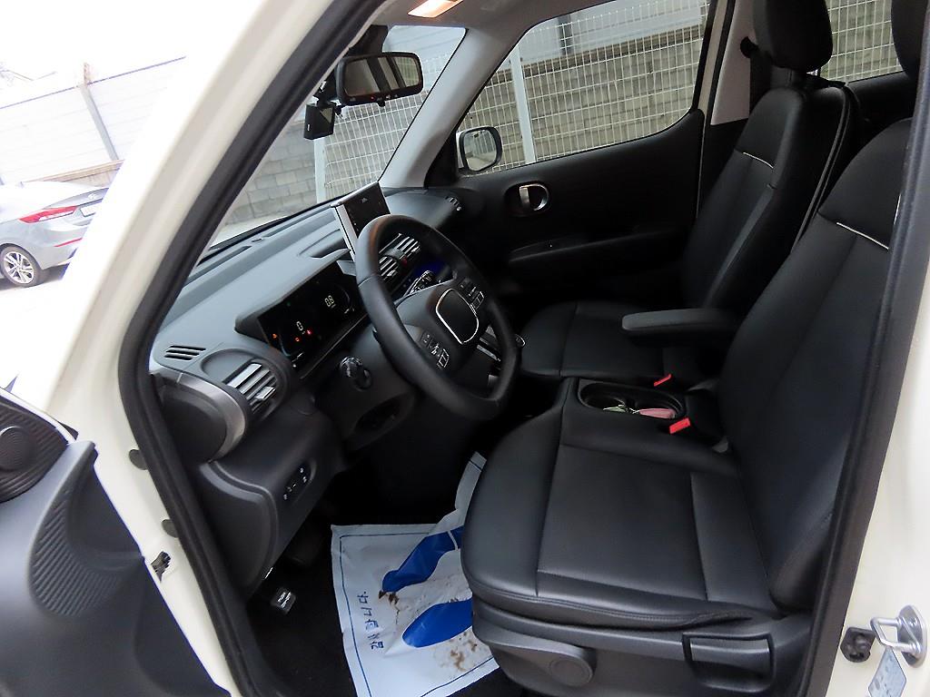 HYUNDAI Casper - Vista 5