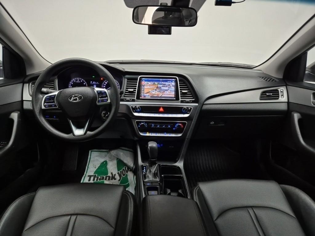 HYUNDAI Sonata - Vista 6