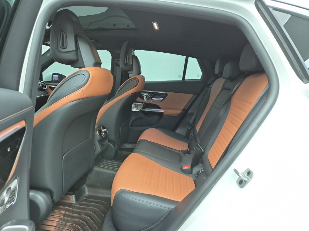 Mercedes Benz GLC Class - Vista 12