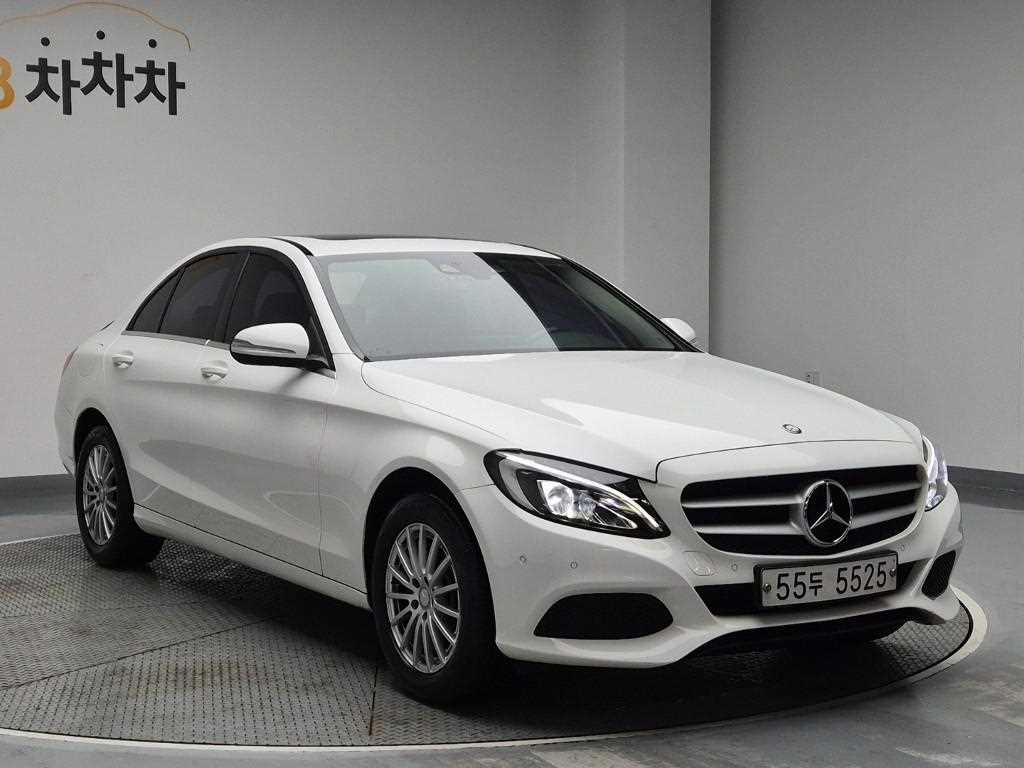 Mercedes Benz C Class - Vista 4