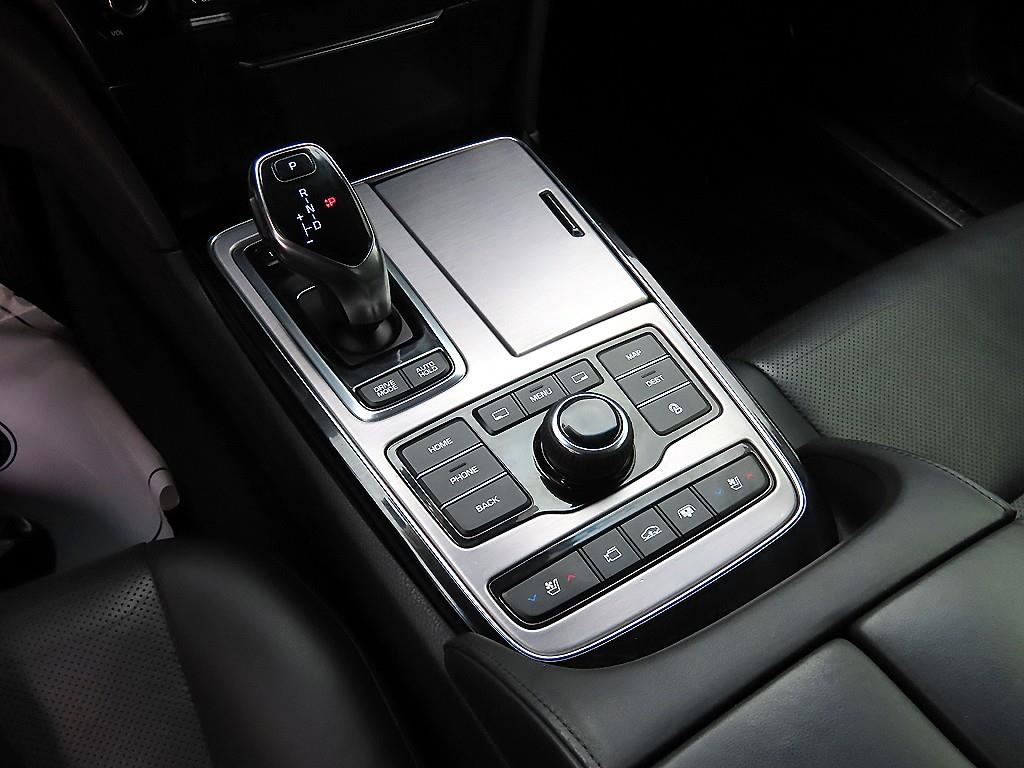 HYUNDAI Equus - Vista 10