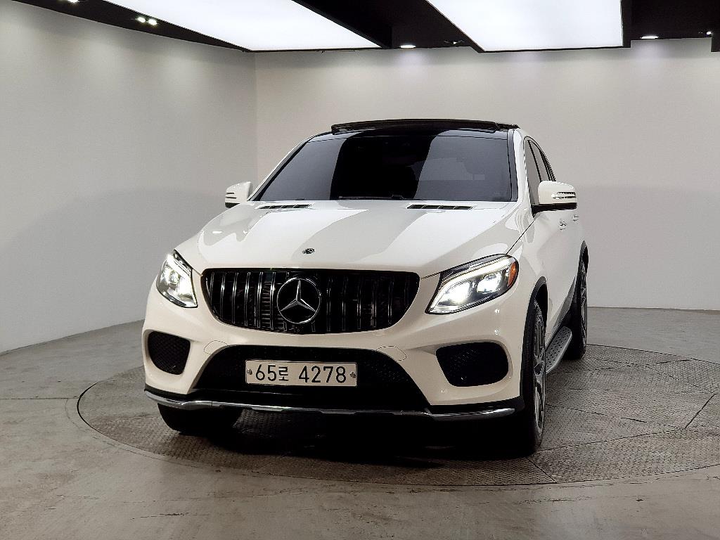 Mercedes Benz GLE Class - Vista 2