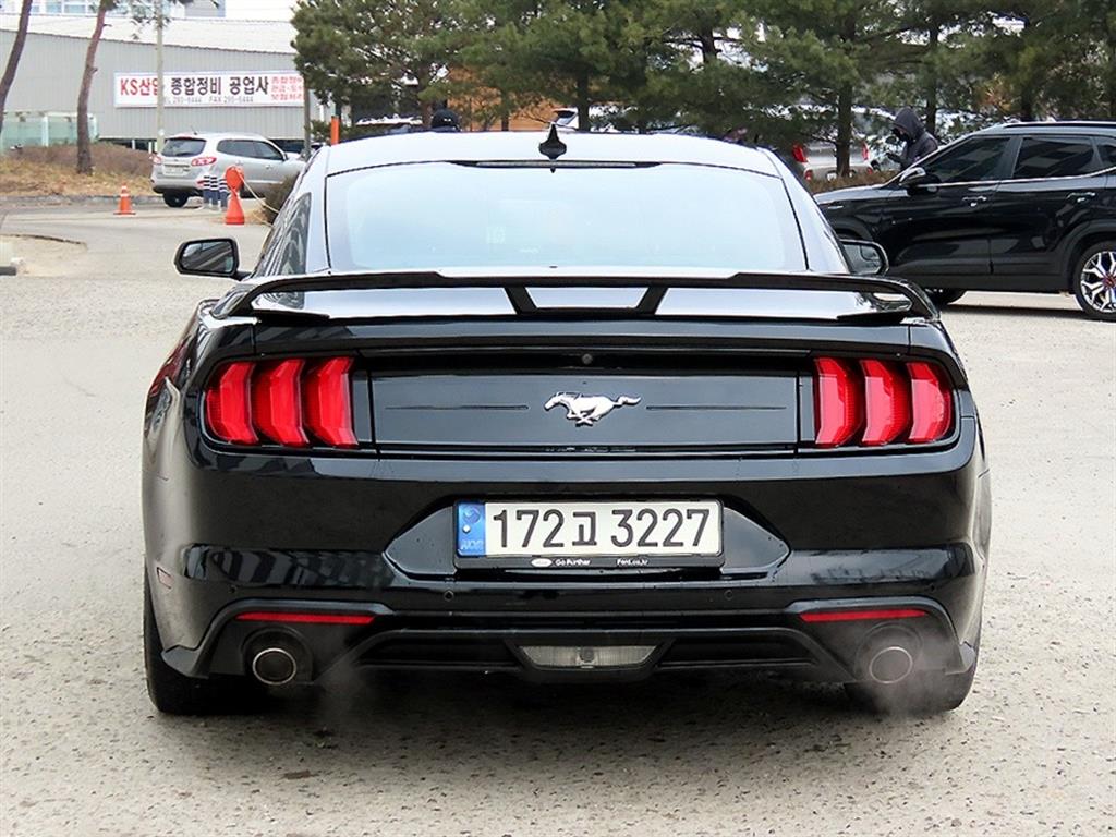 Ford Mustang - Vista 4