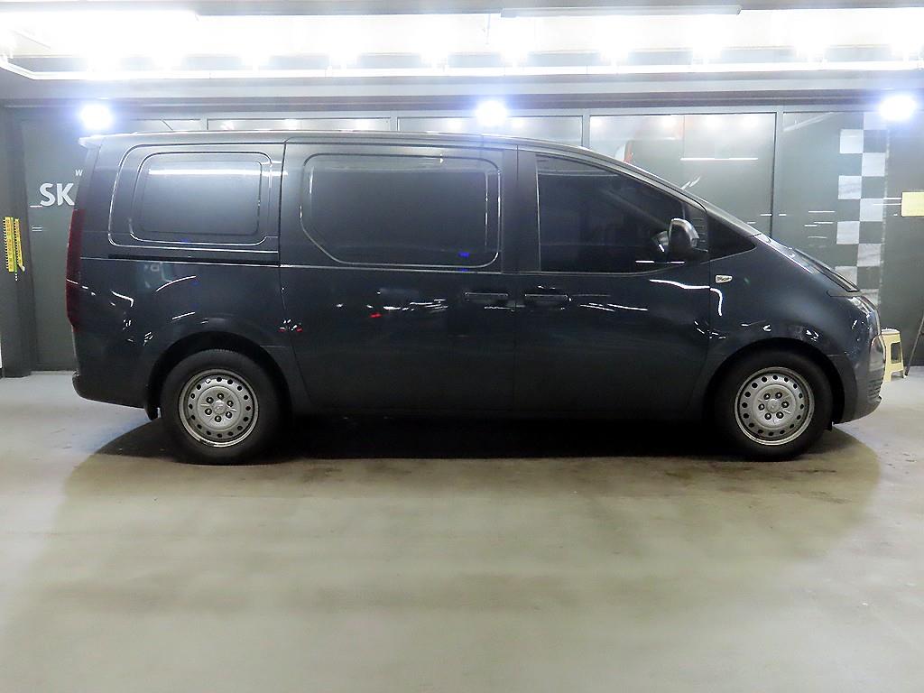 HYUNDAI Staria - Vista 3