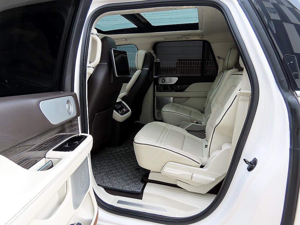 Lincoln Navigator - Vista 6