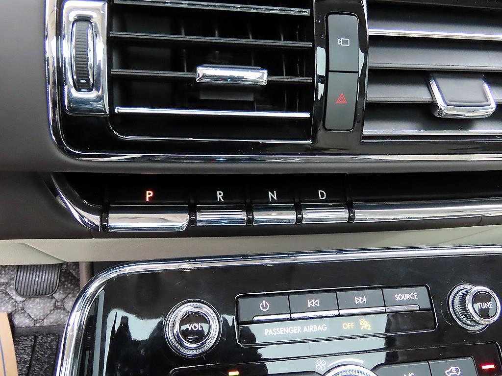 Lincoln Navigator - Vista 12