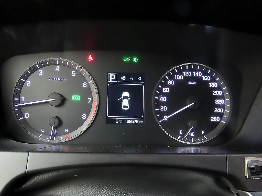 HYUNDAI Sonata - Vista 8