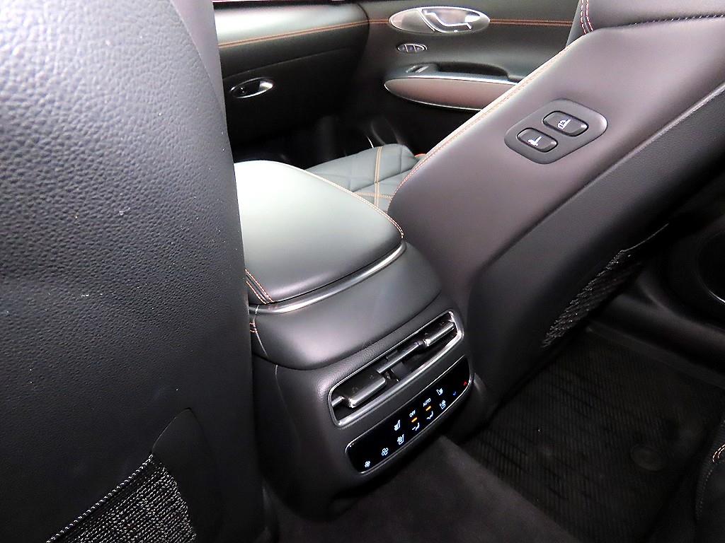 Genesis GV70 2025 the color of pearl - Importación desde Corea - HF Imports Iquique - Foto 16